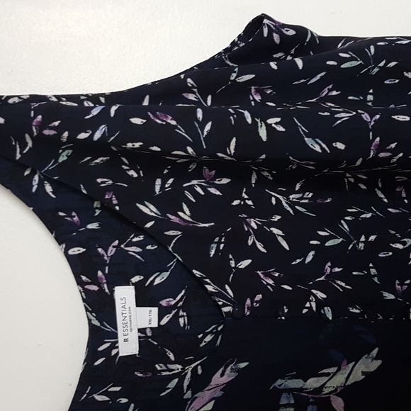 Reitmans floral blouse - Picture 1 of 3